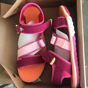 Plae Shoes - Girl - Size 4 - WES - BRAND NEW
